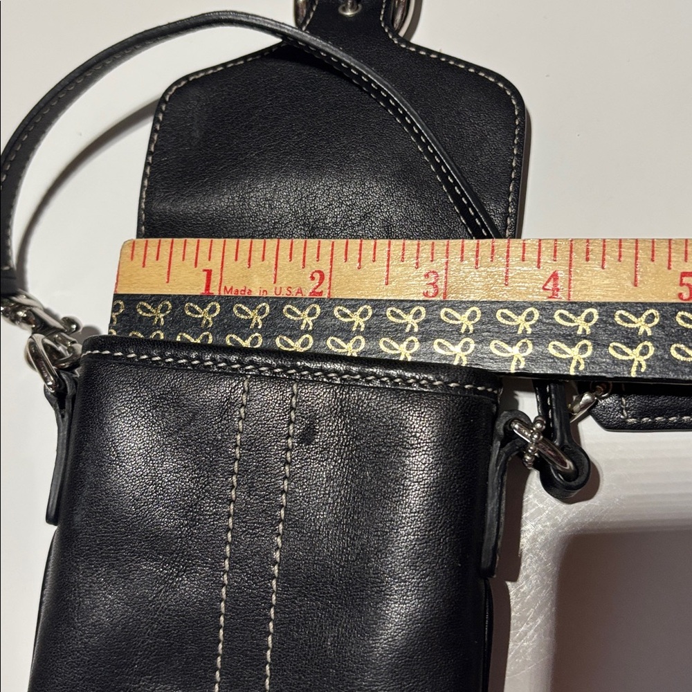 Coach Black Vintage Y2K Soho Wristlet Coach Black Leather Cell Phone Holder Y2K - Picture 12 of 16
